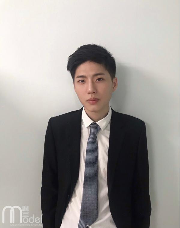Irving 簡銘裕 Irving 簡銘裕