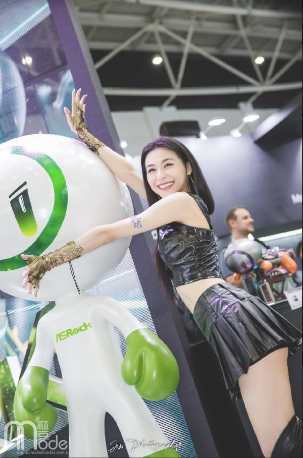 小莉娜 小莉娜